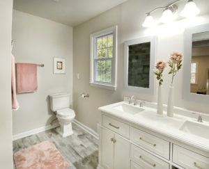 Home Staging - Staging a bathroom